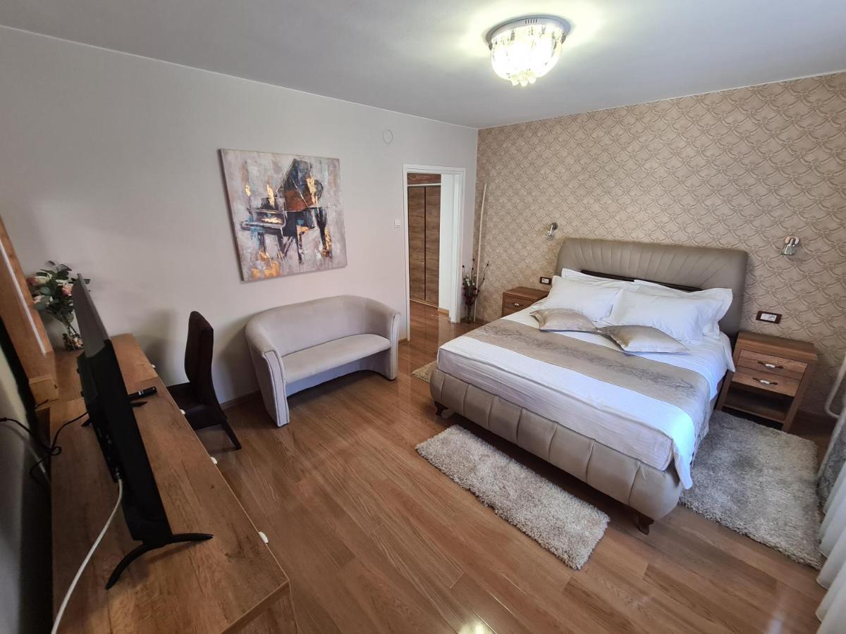 Apartmani Rajin Vrsac Bagian luar foto